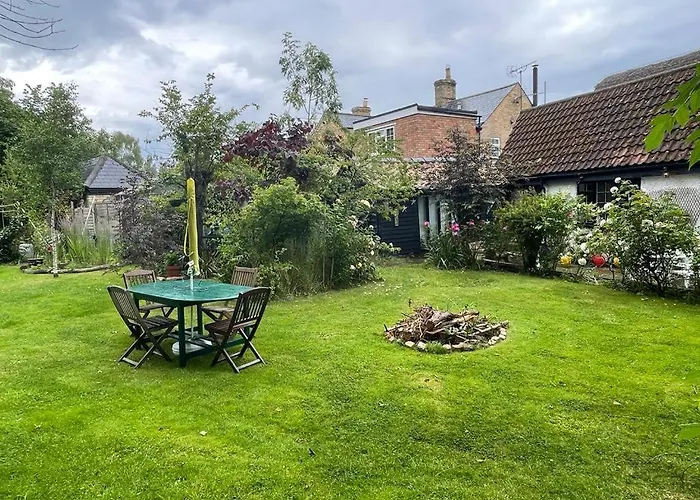Quirky 18Th Century Thatched Cottage