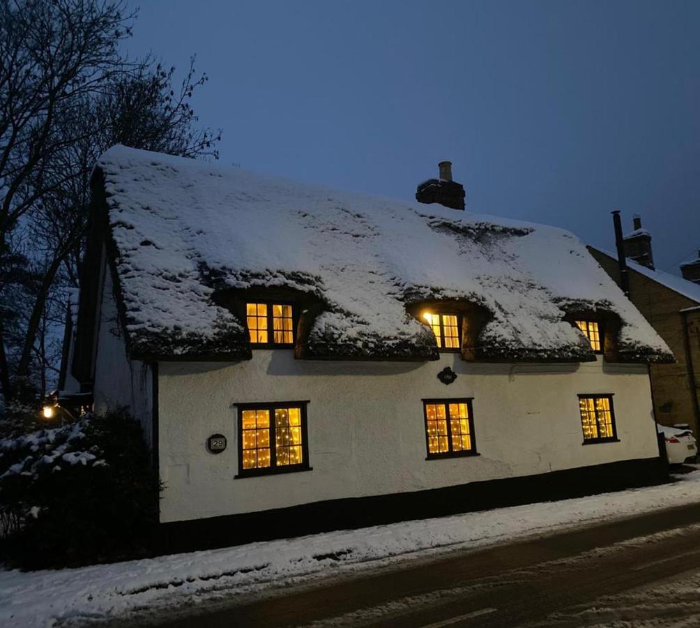 Holiday home Quirky 18th Century Thatched