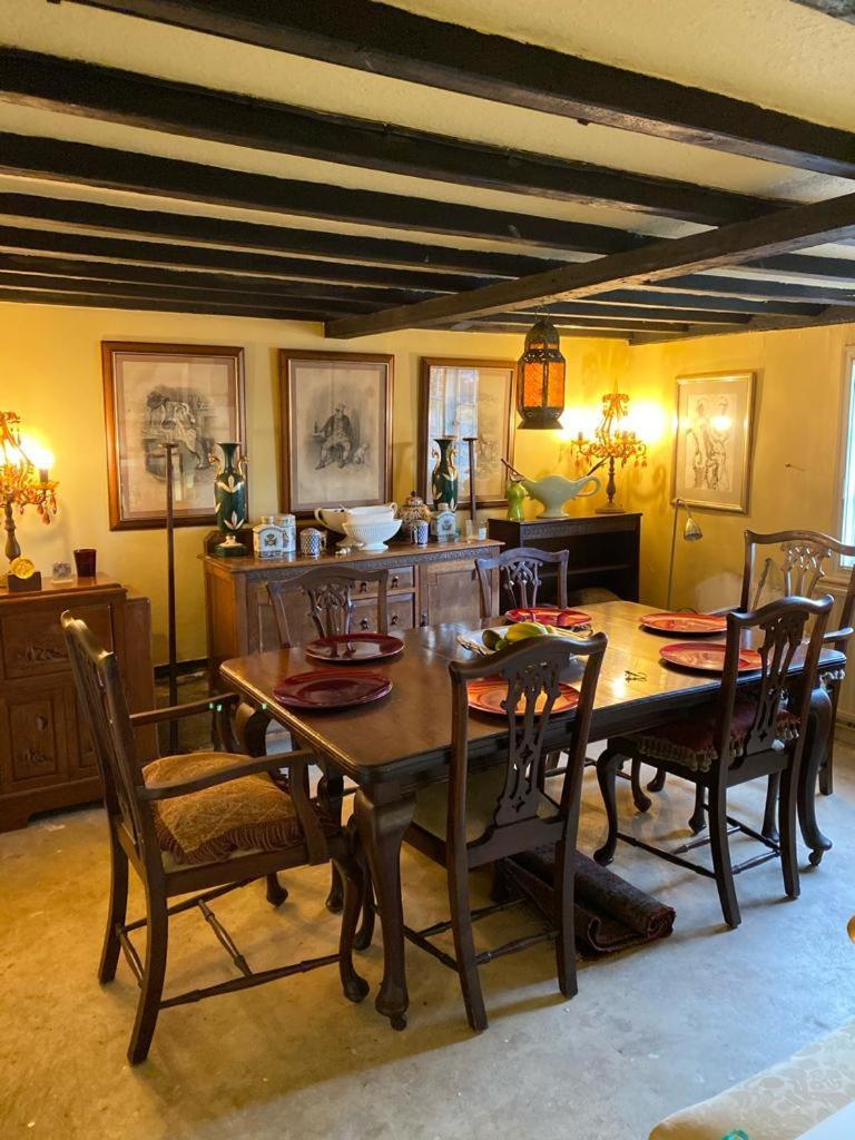 Quirky 18th Century Thatched Holiday home *